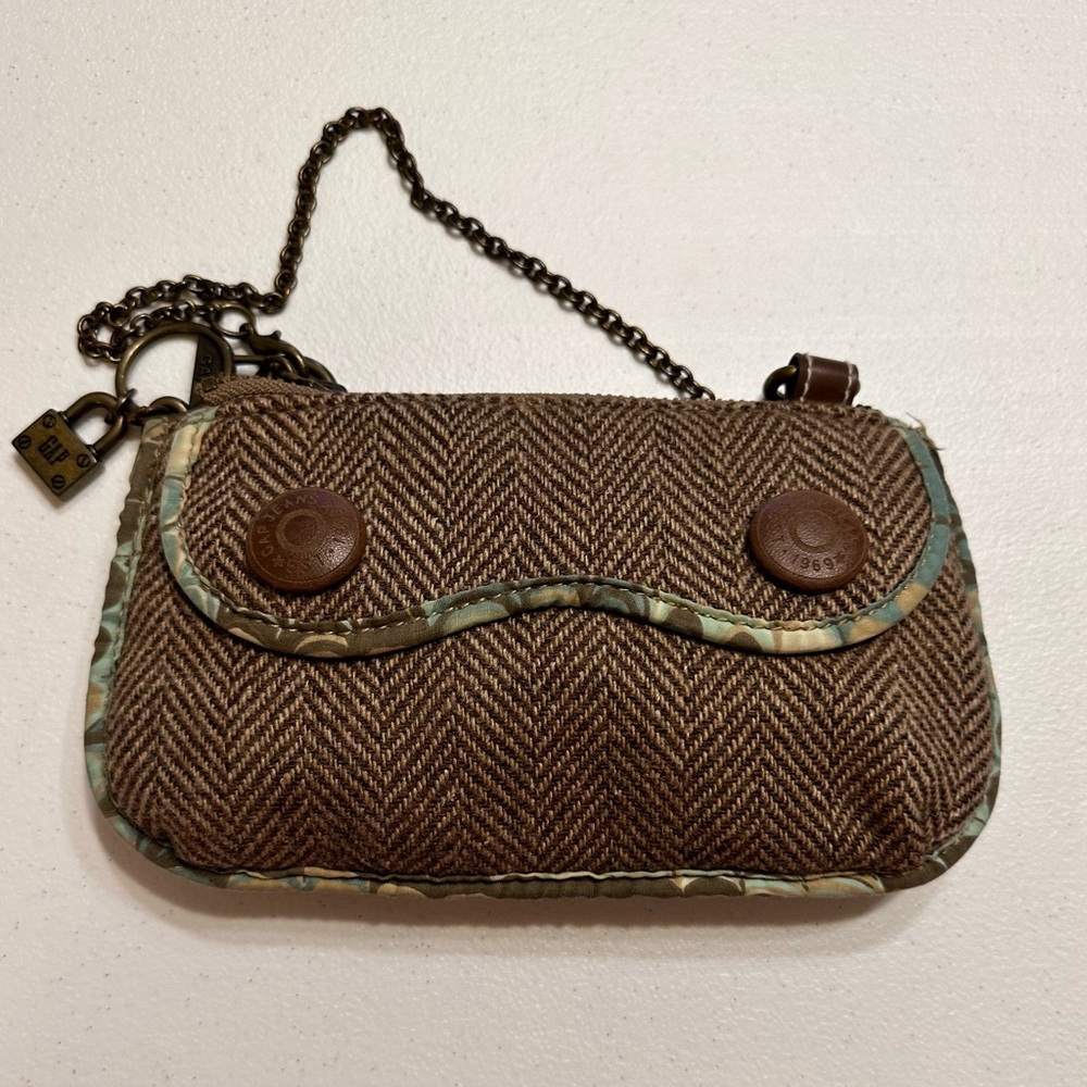 Gap Fall 2004 Chevron Wristlet w/ Lock/Key Charm